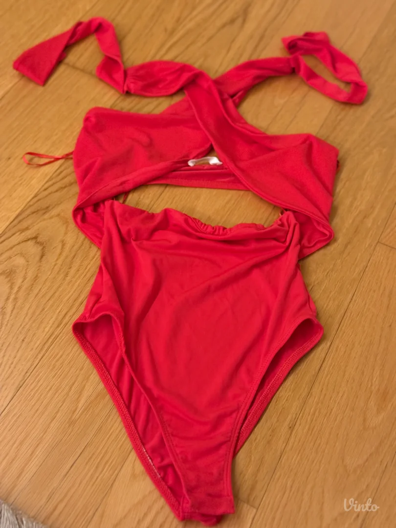 Zara crveni body