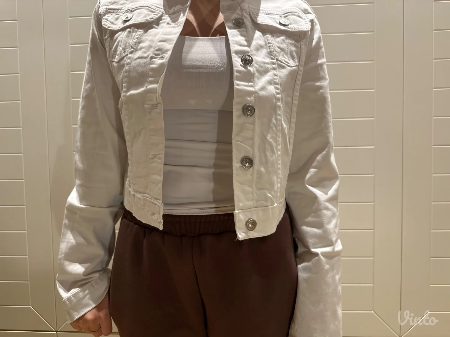 Bela ženska teksas jakna