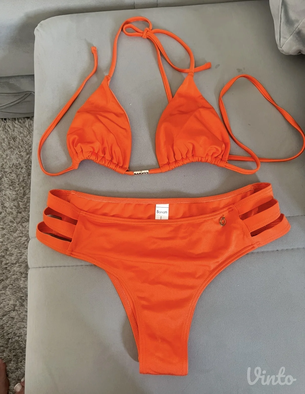 nov bonatti kupaci M
