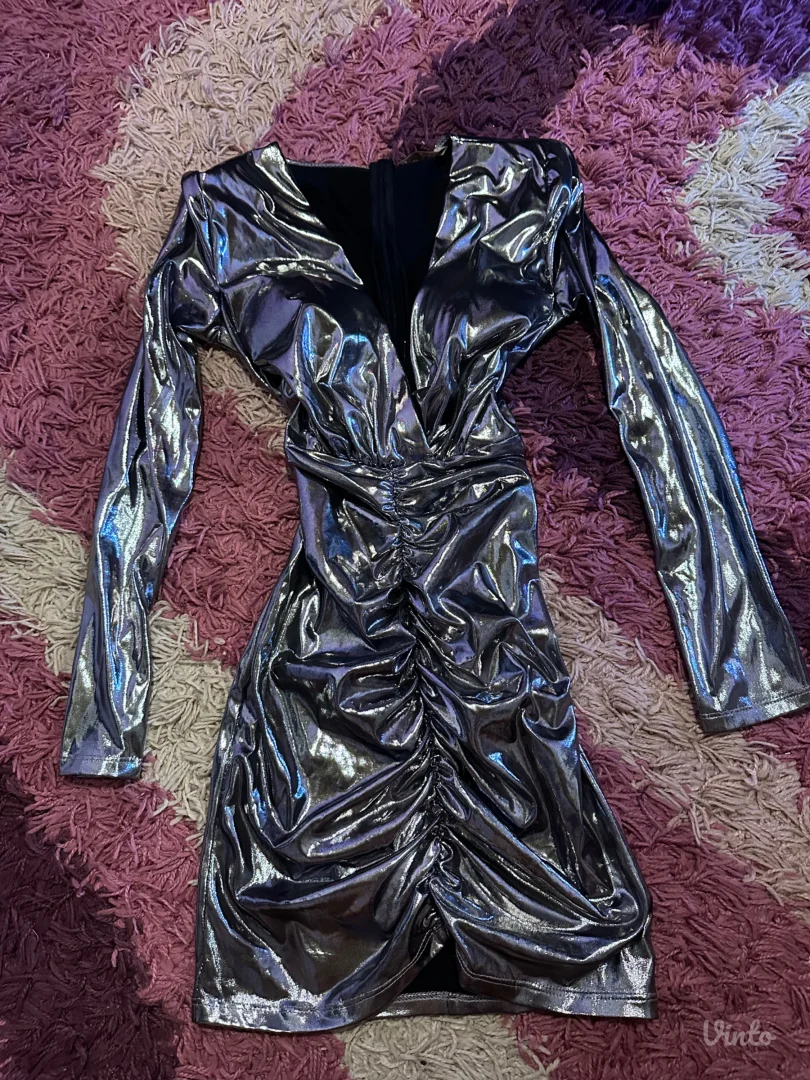 Metalik srebrna haljina