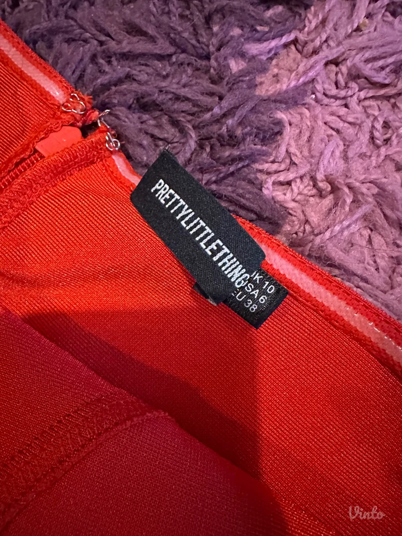 Prettylittlething crvena haljina