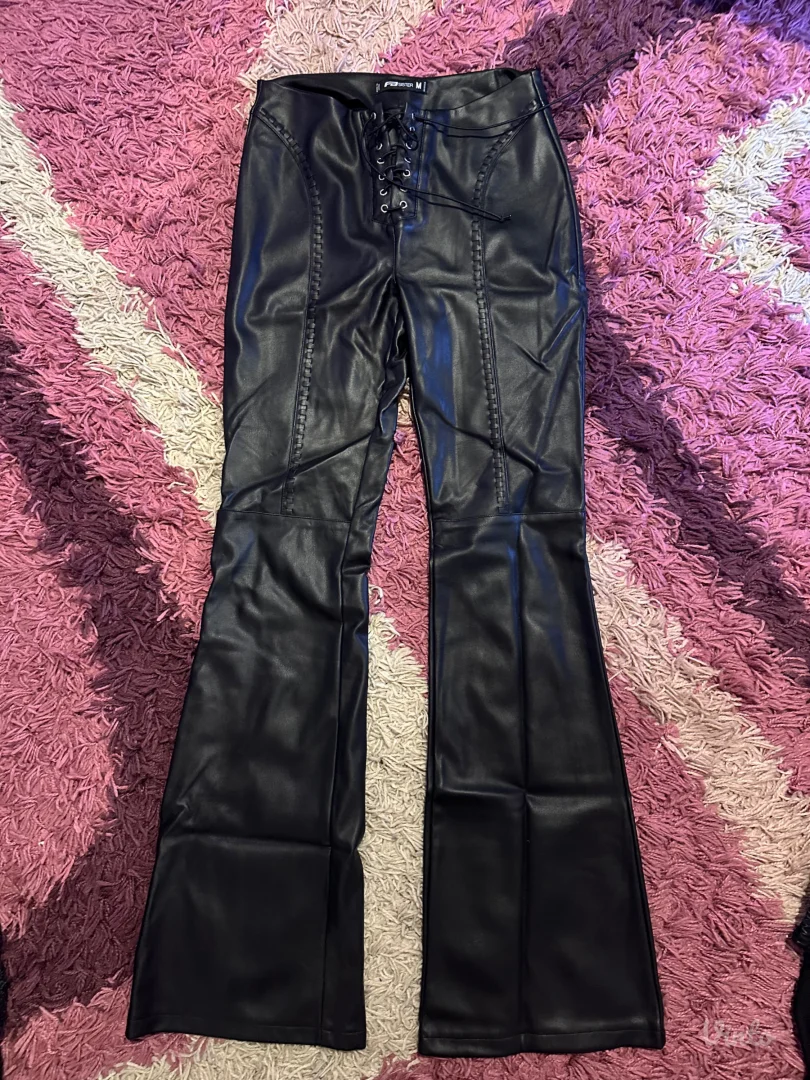 FB sister kozne pantalone