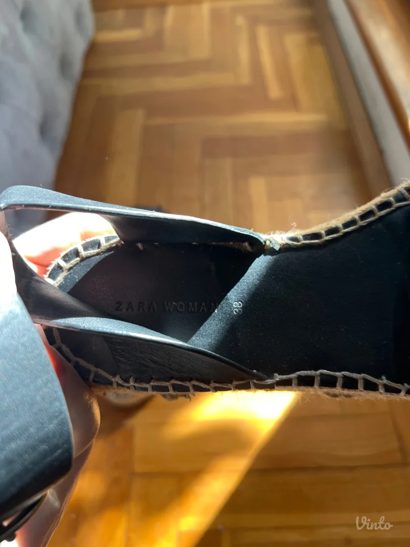 Zara kožne sandale br 38