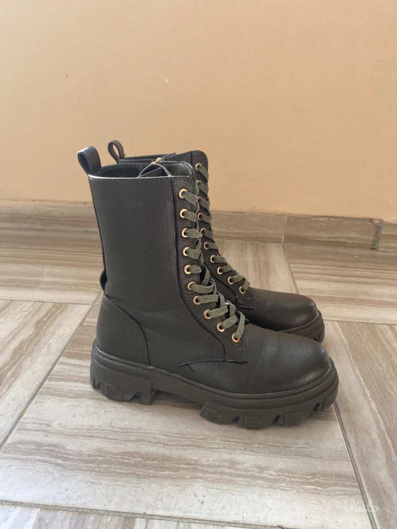 Maslinasto zelene čizme