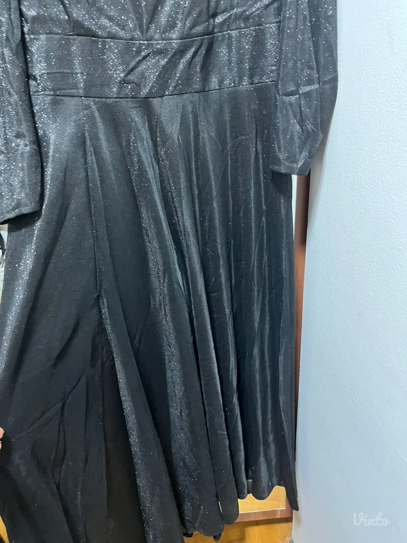 Svečana dugačka crna šljokičava haljina