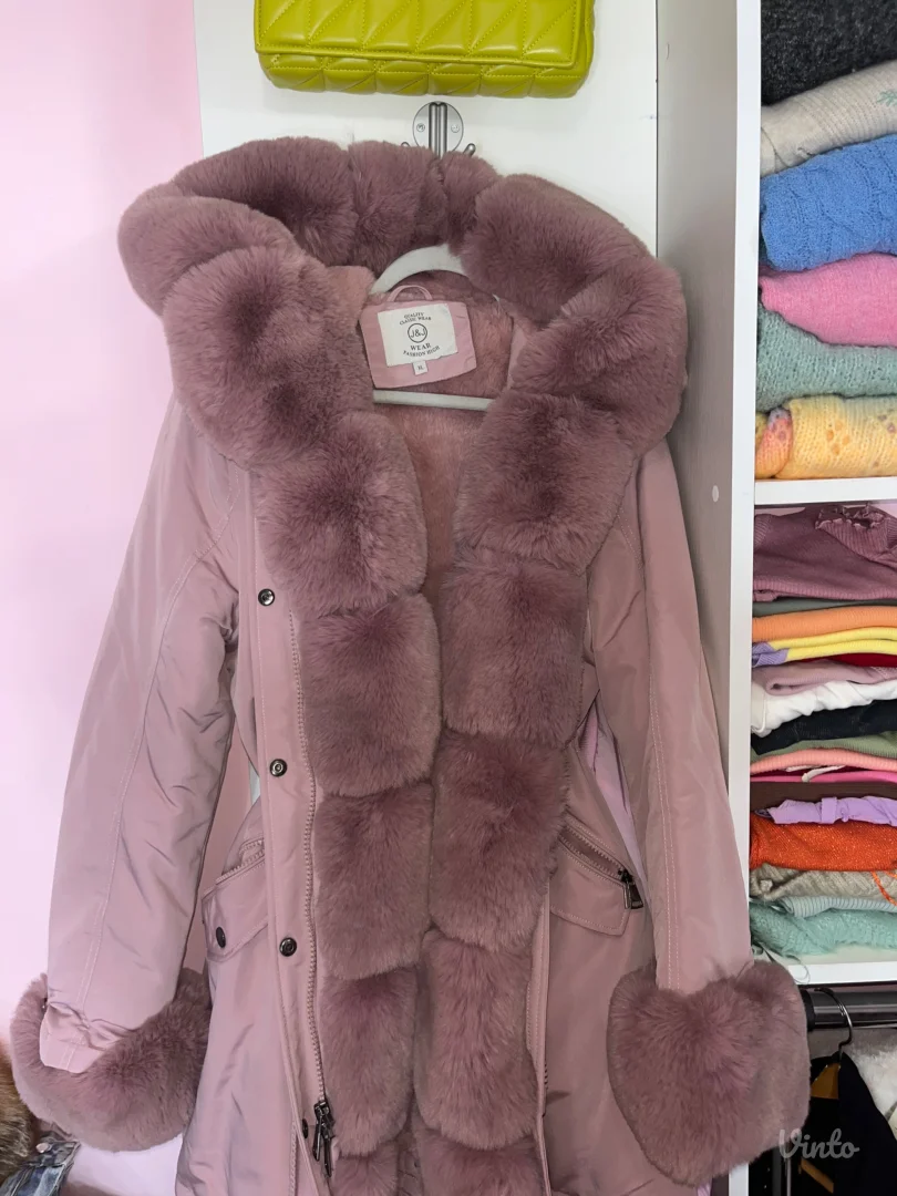 Roze parka jakna sa krznom