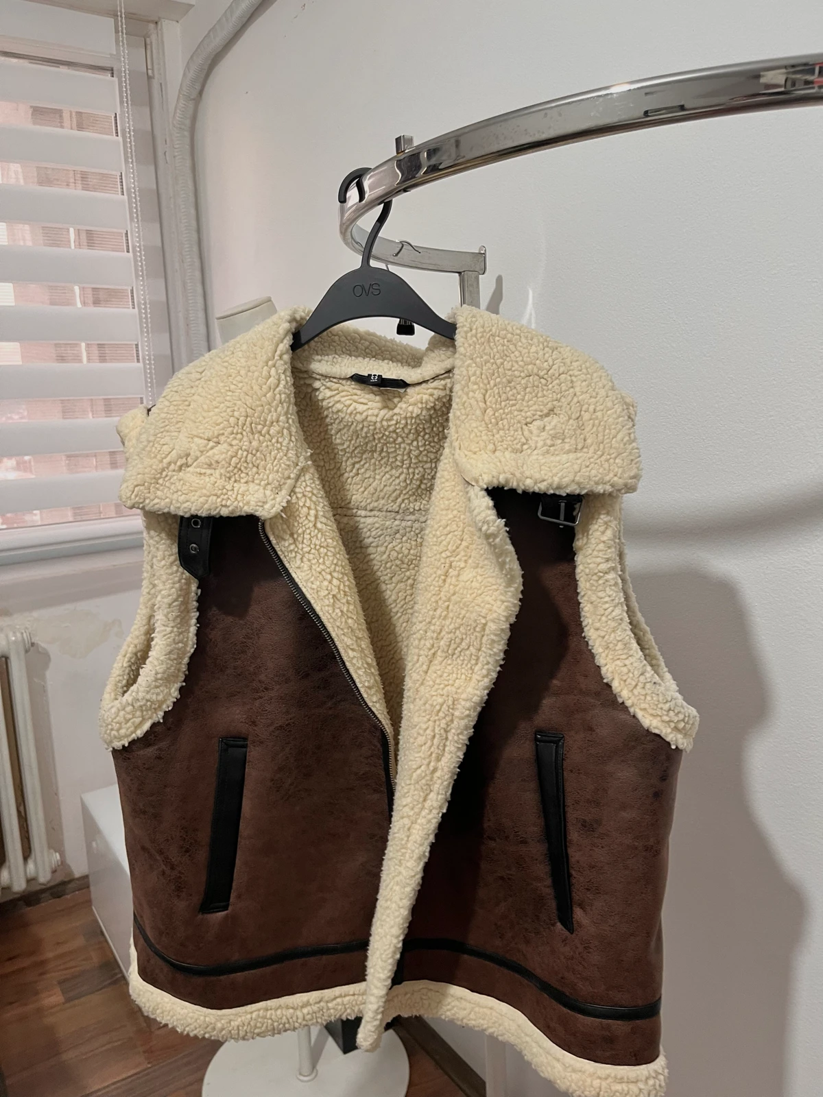 H&M prsluk