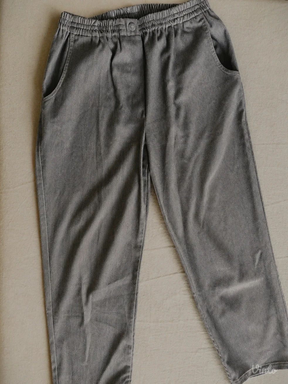 Sive ženske pantalone