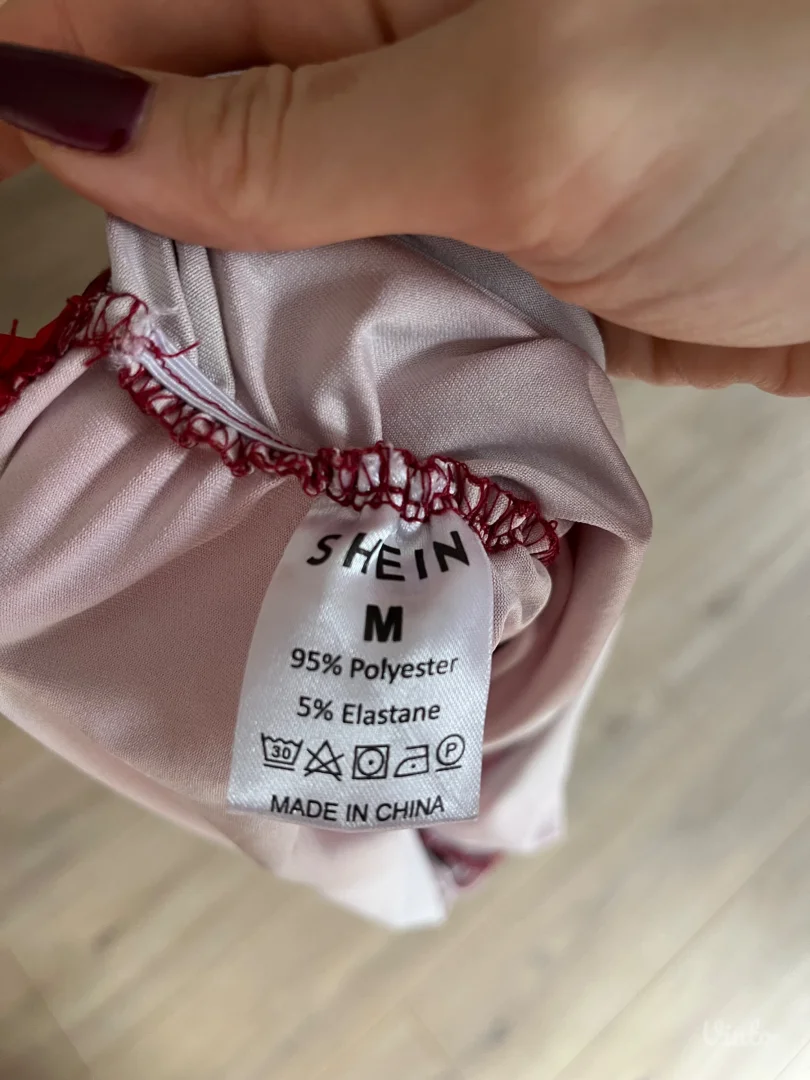 Shein crveni top