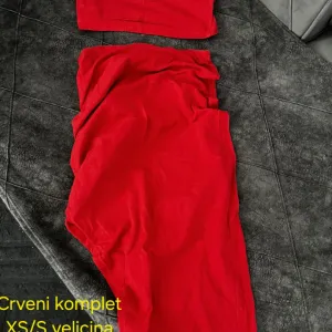 Crveni komplet