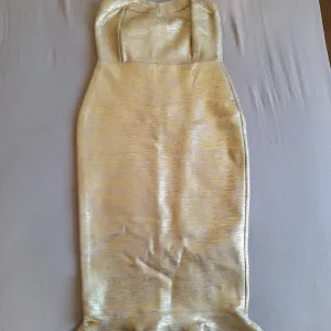 Haljina zlatno-žuta Rosedress