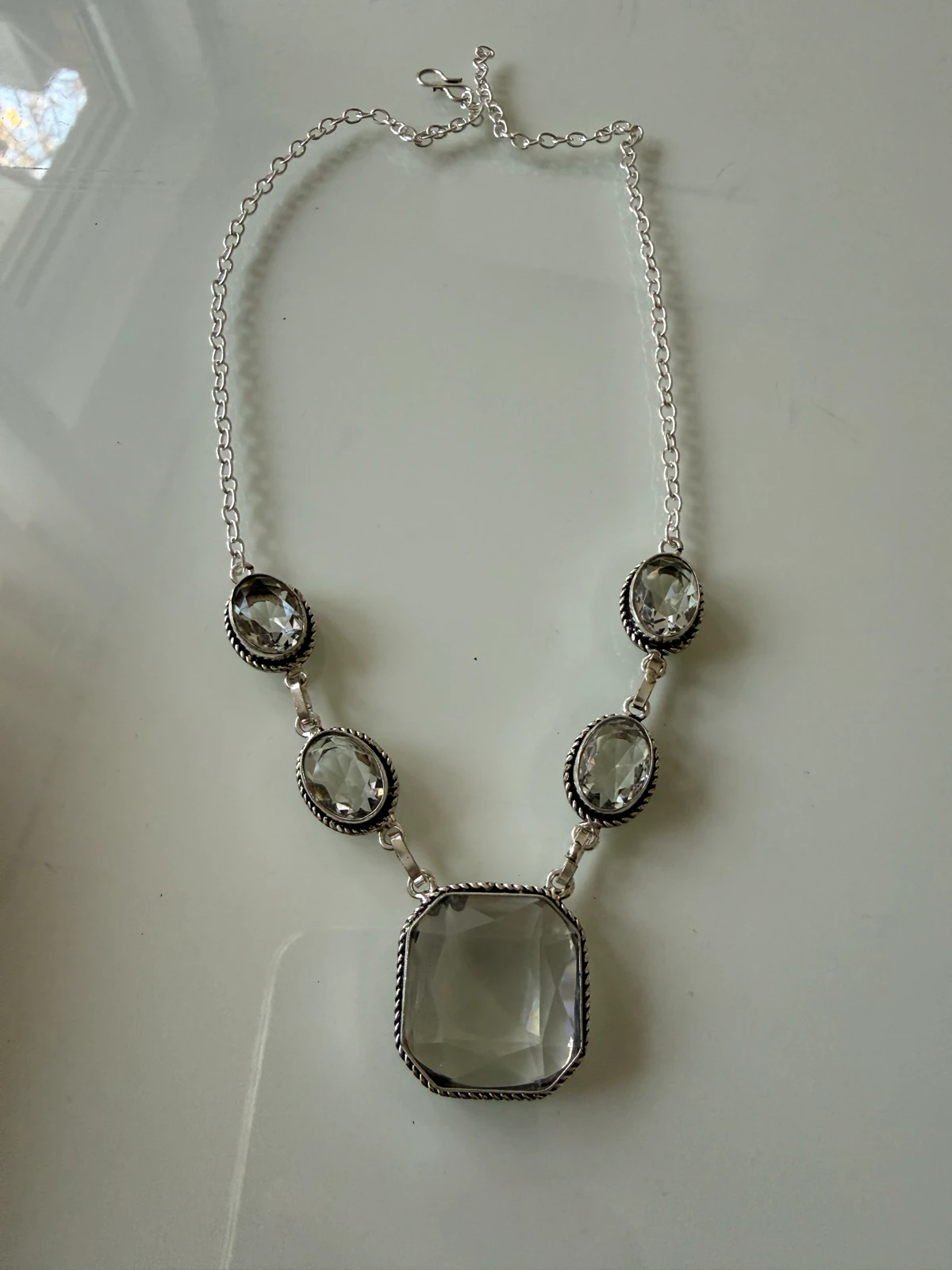Ogrlica Beli topaz