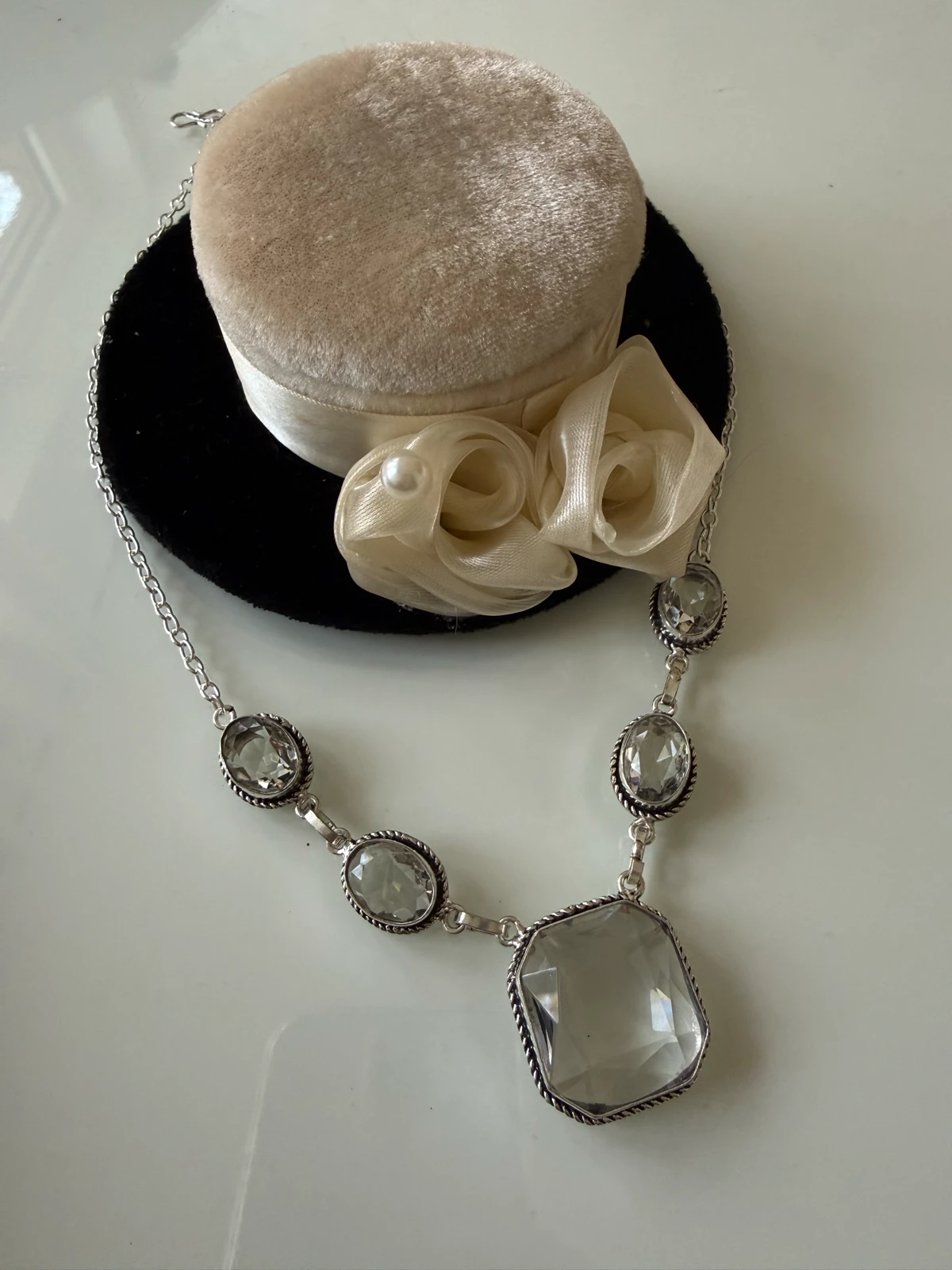 Ogrlica Beli topaz