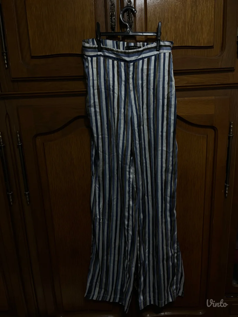 Komplet pantalone i košulja