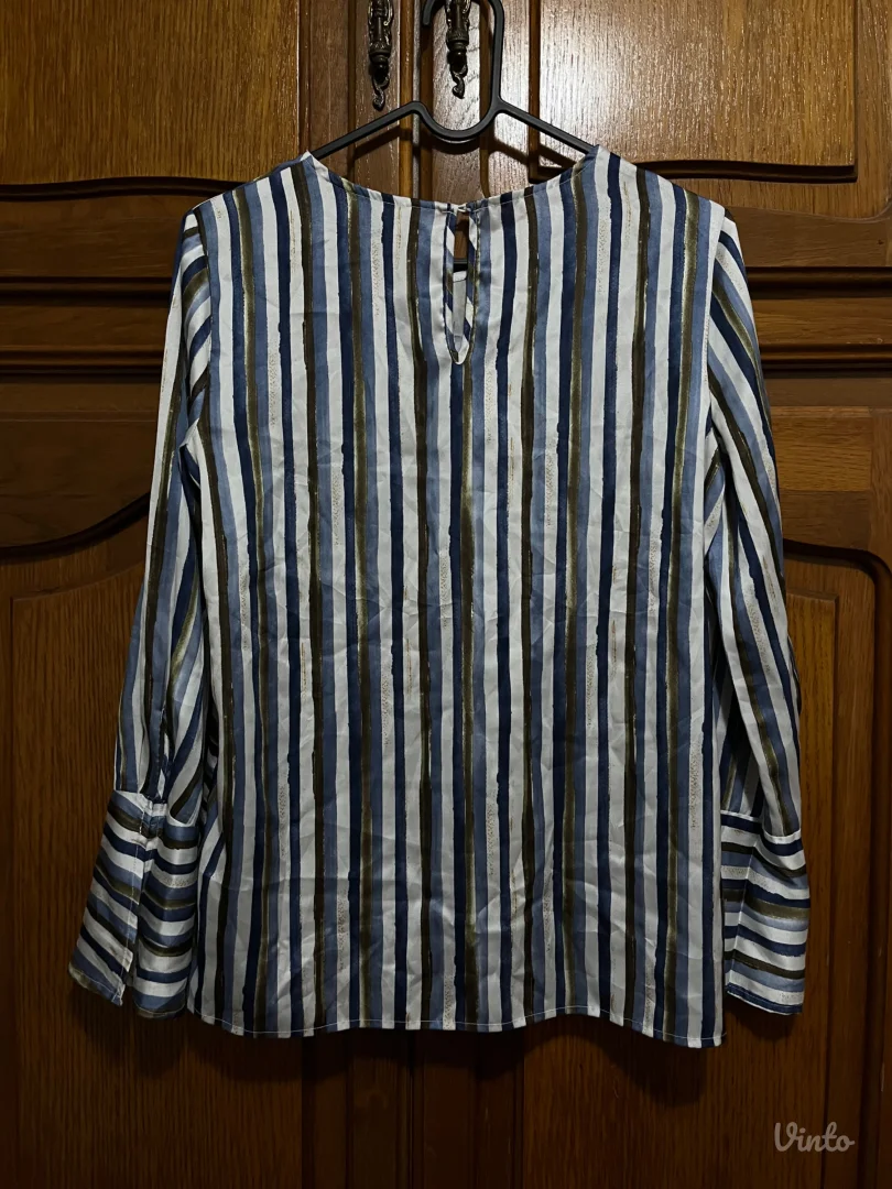 Komplet pantalone i košulja