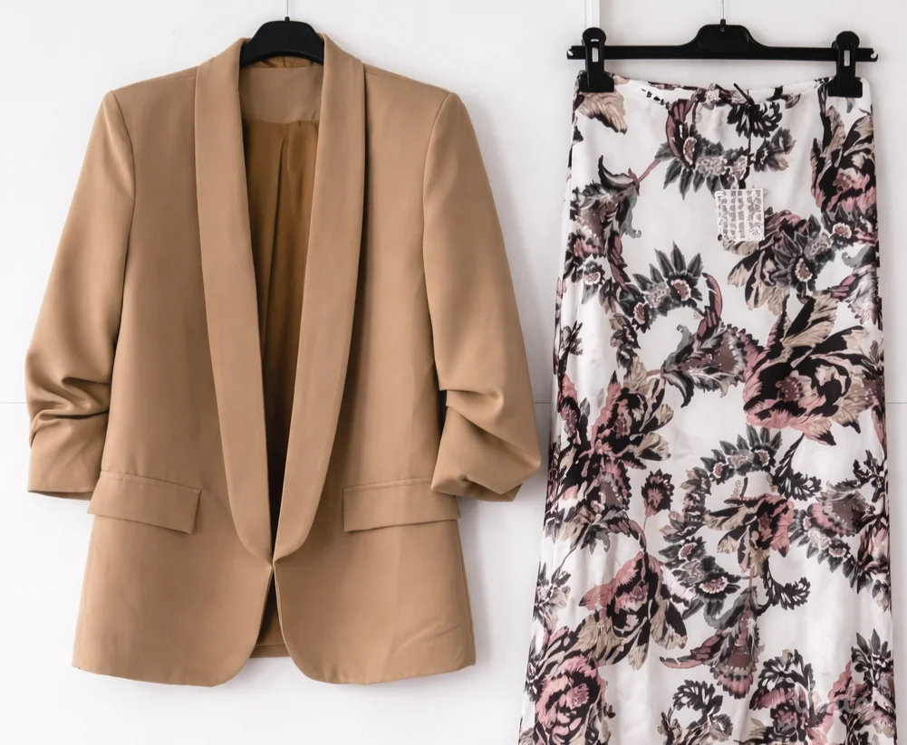 Sako novo s,m 2000 Suknja midi saten novo s,m 1300