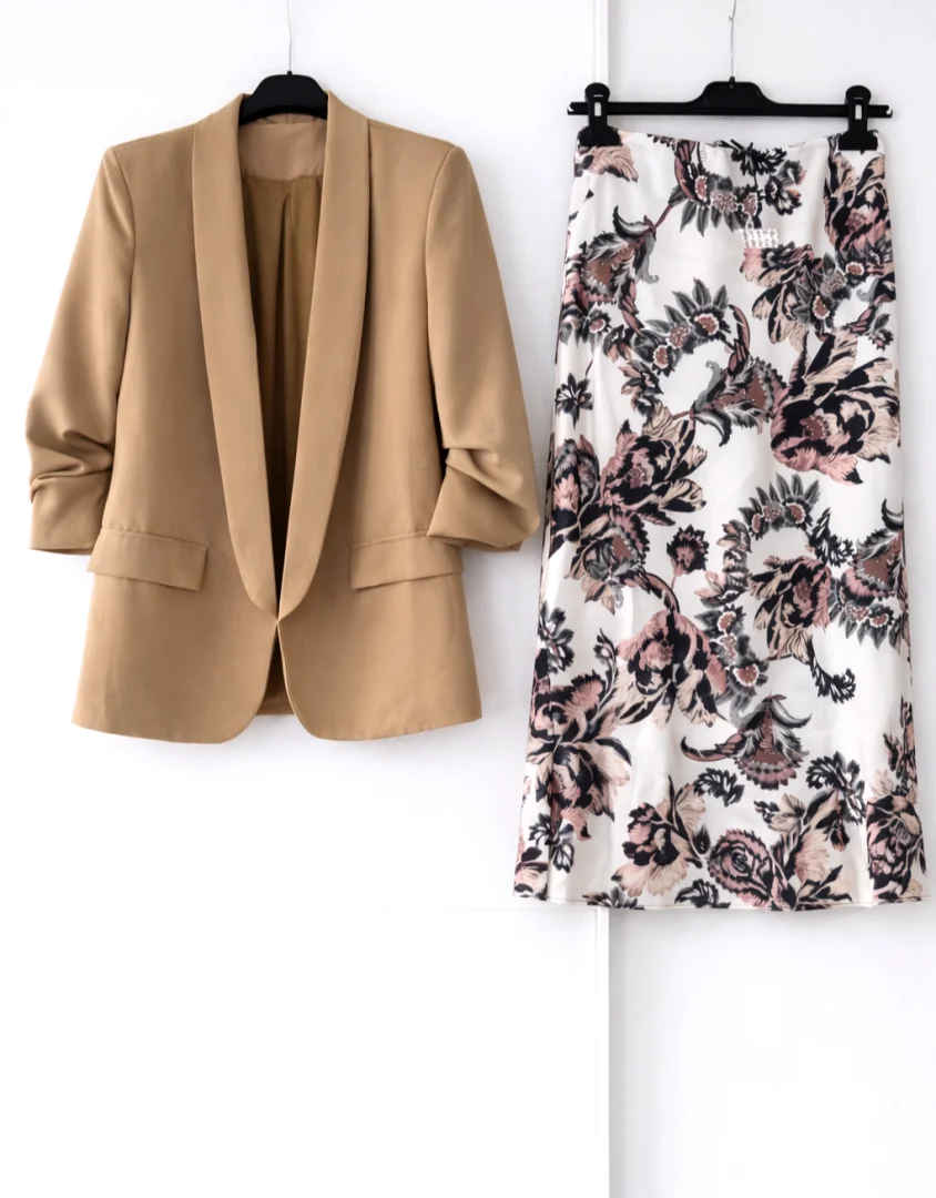 Sako novo s,m 2000 Suknja midi saten novo s,m 1300