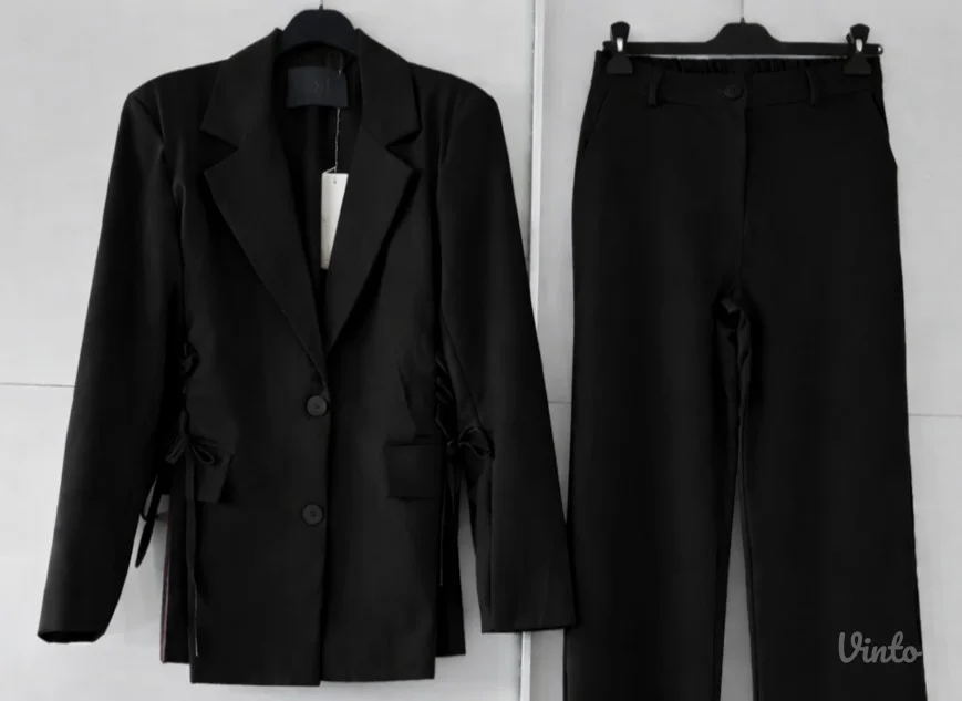 Komplet odelo novo uni