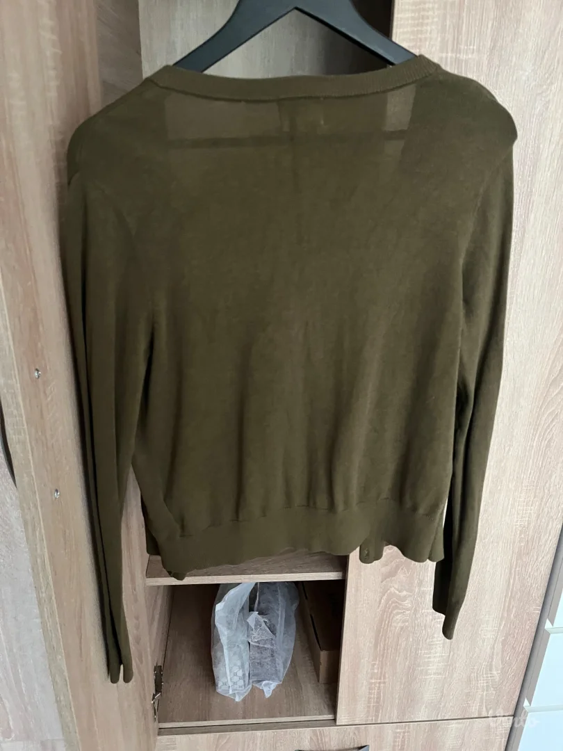 H&M maslinasto zeleni džemper