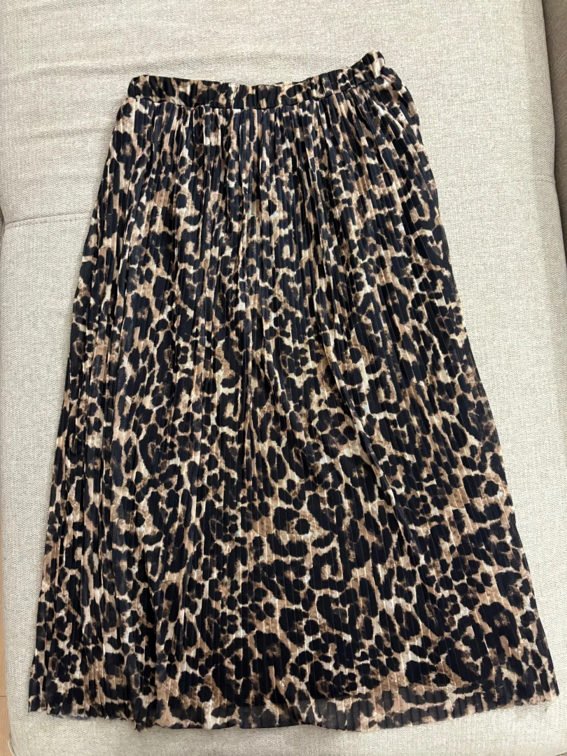 Reserved suknja skroz nova