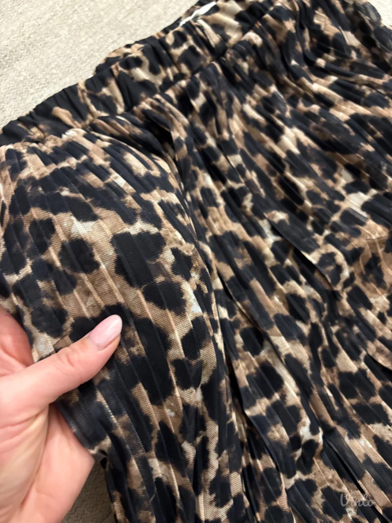 Reserved suknja skroz nova