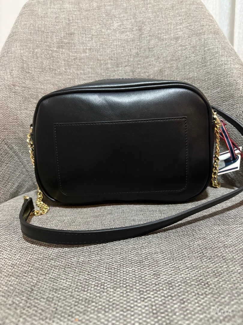 Crna torba Beverly Hills Polo Club sa etiketom