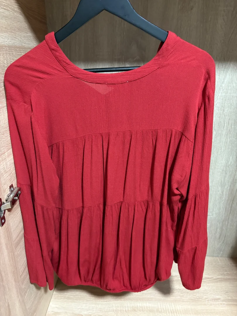 Jake’s crvena bluza