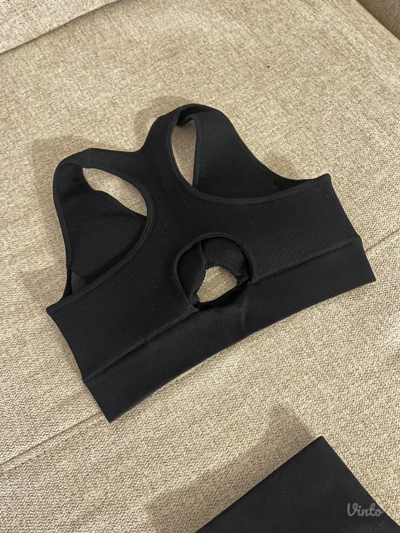 Crni komplet za trening