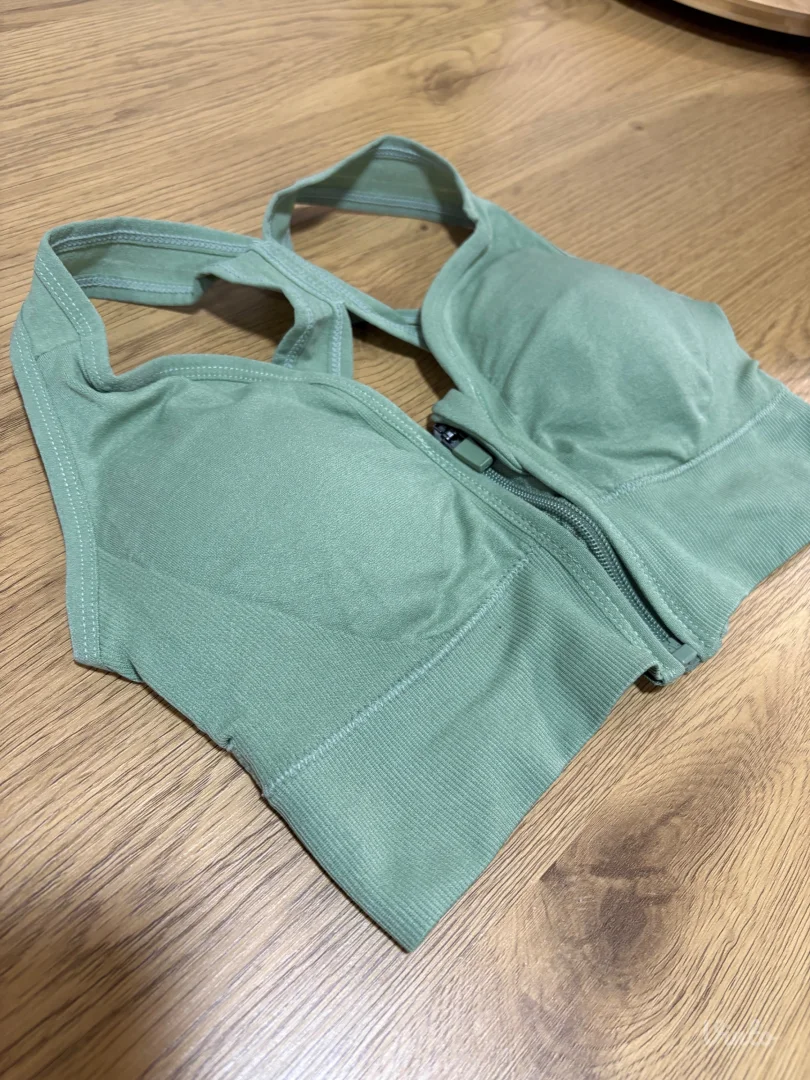 Sportski grudnjak sa cipzerom NOVO