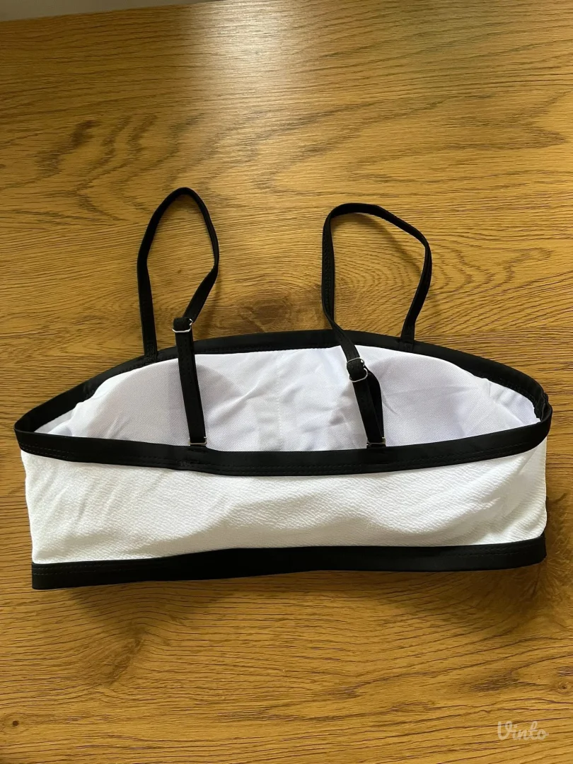 Skroz novi beli kupaći