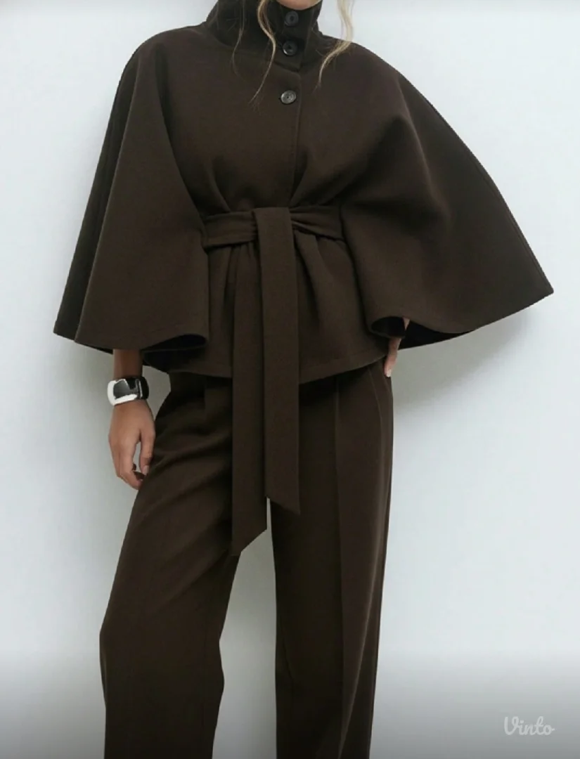 Braon jaknica sa etiketom