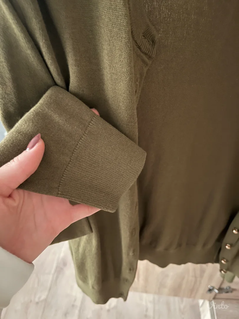 H&M maslinasto zeleni džemper