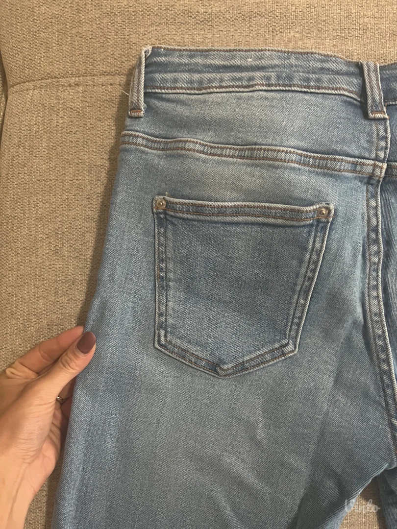 Zara farmerice slim model