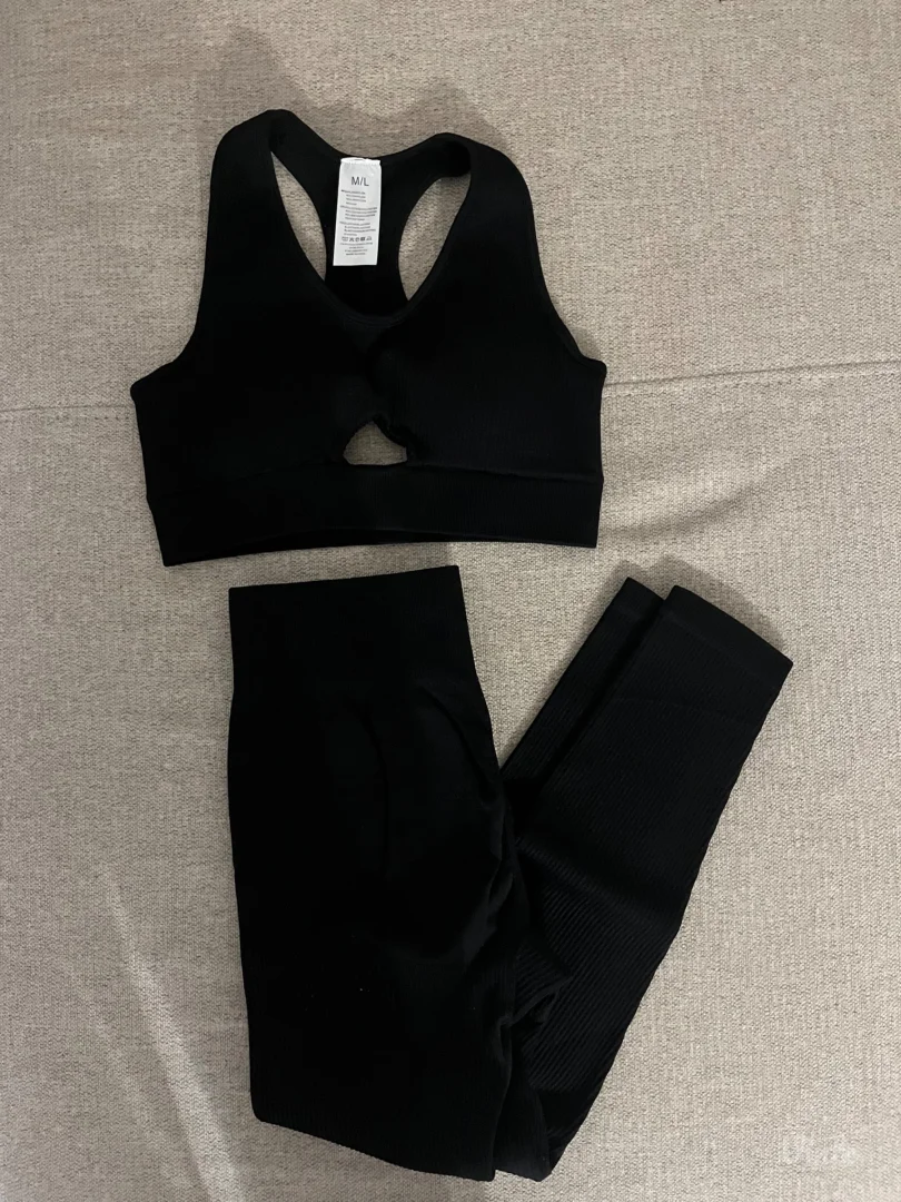 Crni komplet za trening