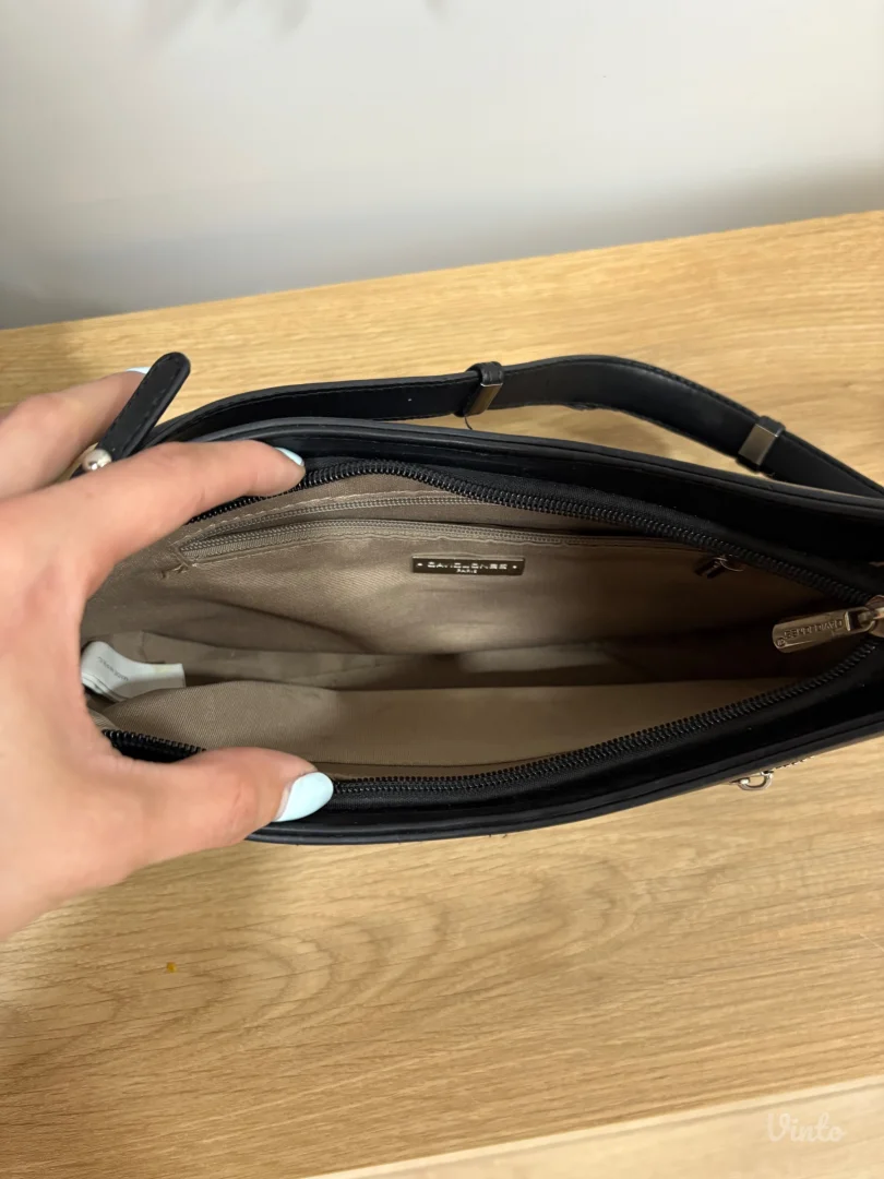 David Jones crna torba