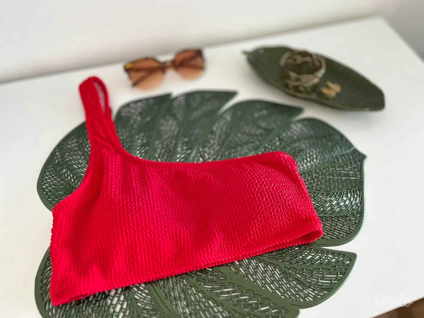 Skroz novi crveni kupaći