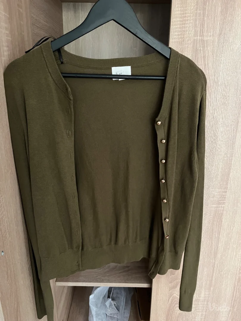 H&M maslinasto zeleni džemper