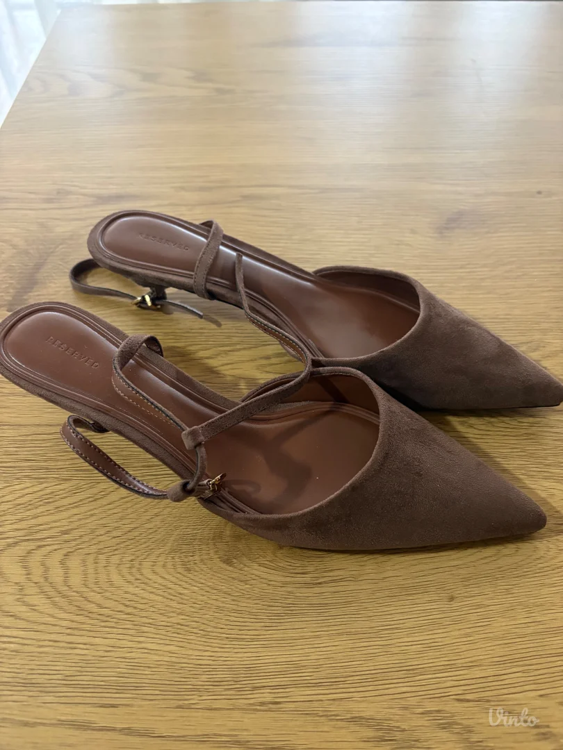 Reserved cipele skroz nove