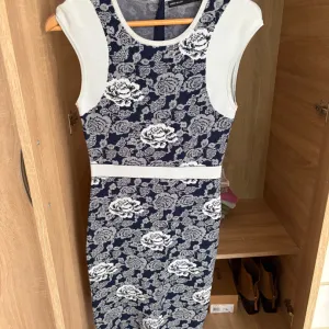 Karen Millen svečana haljina