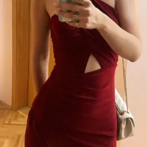 Trendyol bordo haljina