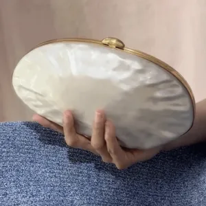 Večernja bela torbica