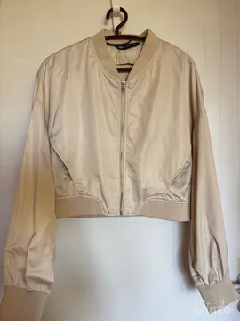 Svileni bomber jacket iz Zare