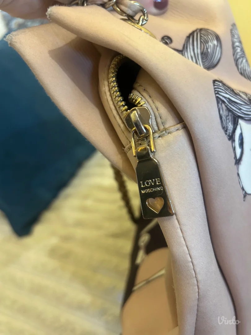 Love Moschino prelepa original torba