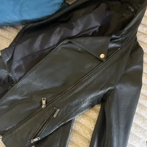 Liu jo zenska kozna jakna