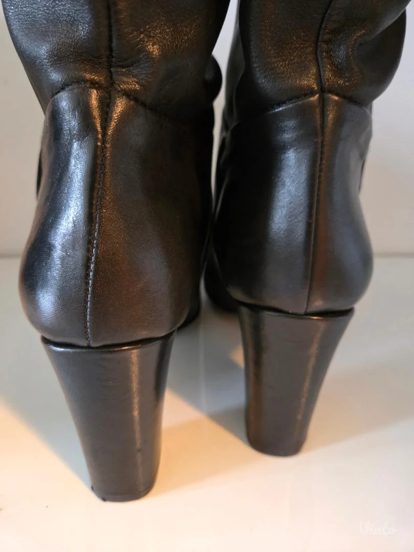 STRADIVARIUS crne cizme do kolena