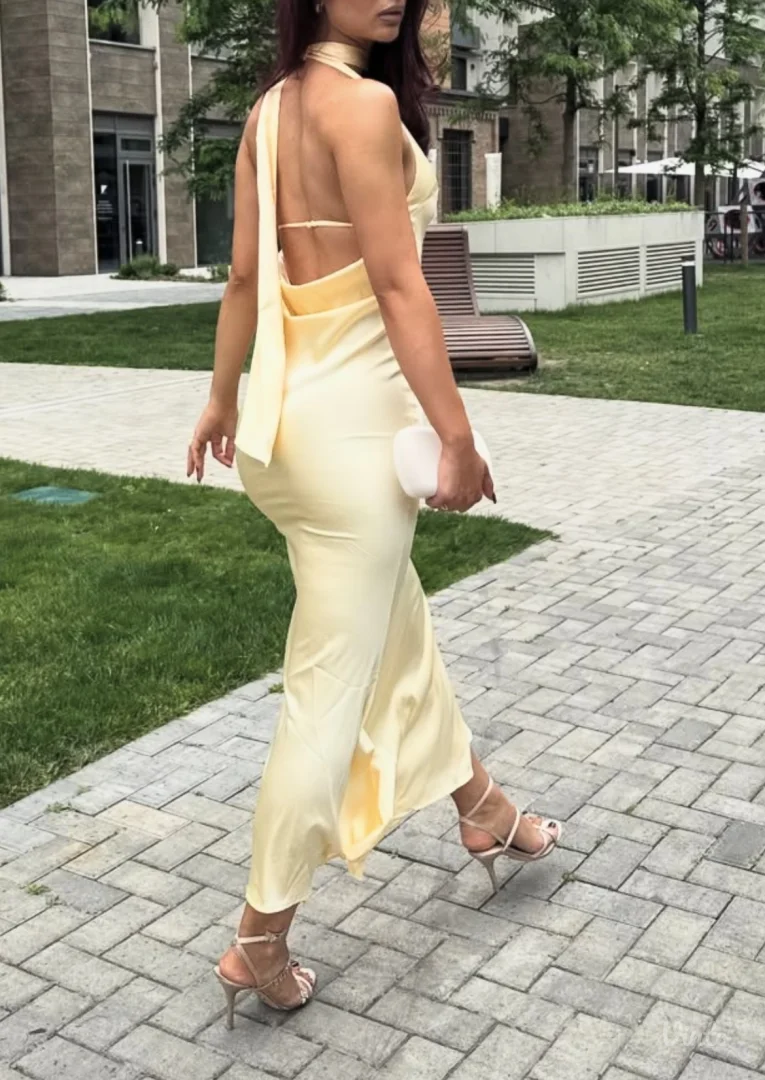 Žuta satenska duga haljina