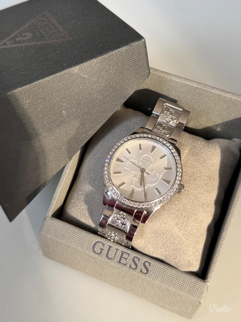 Guess srebrni sat