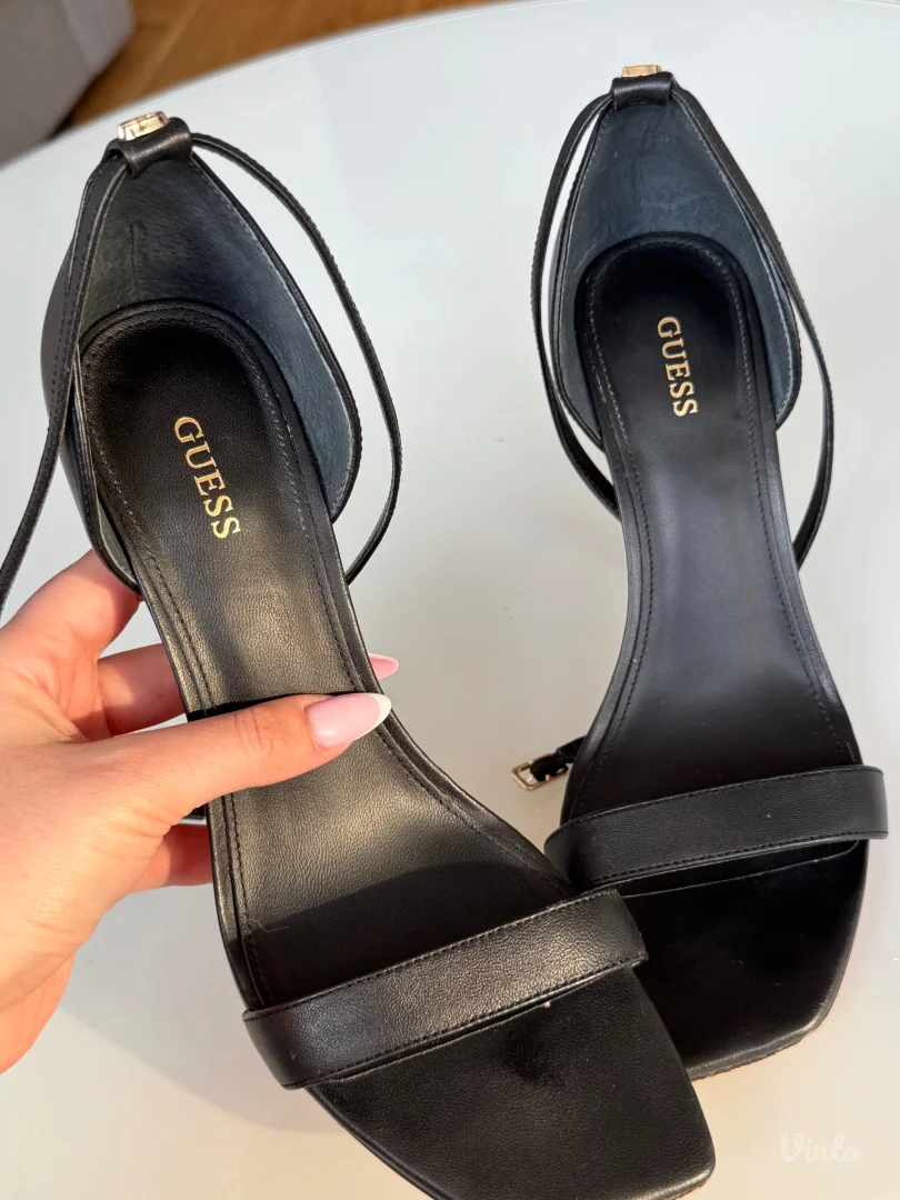 Guess stikle (kožne)