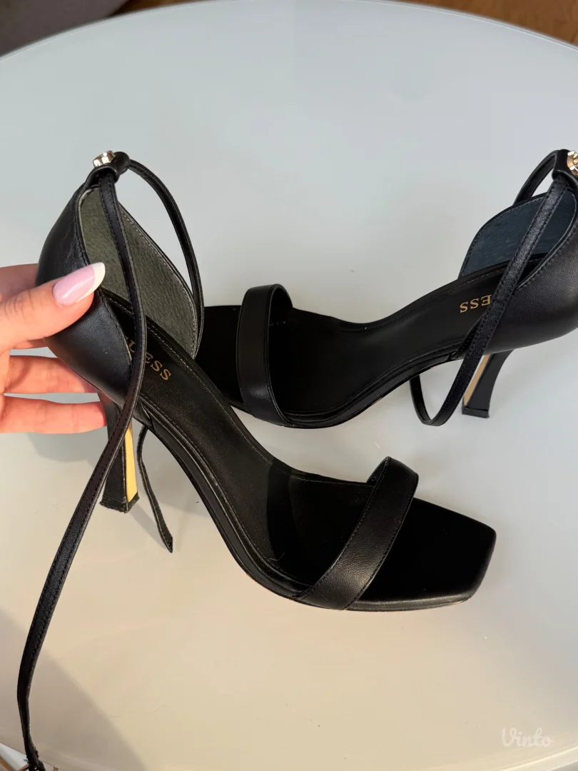 Guess stikle (kožne)