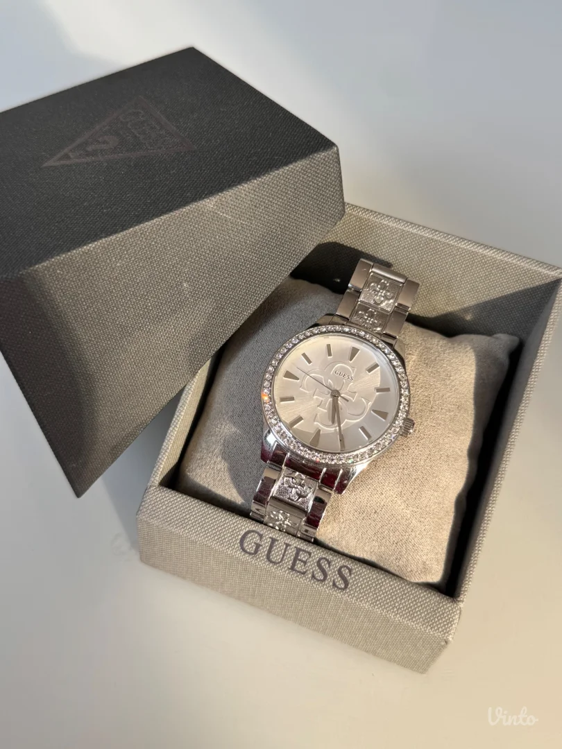 Guess srebrni sat
